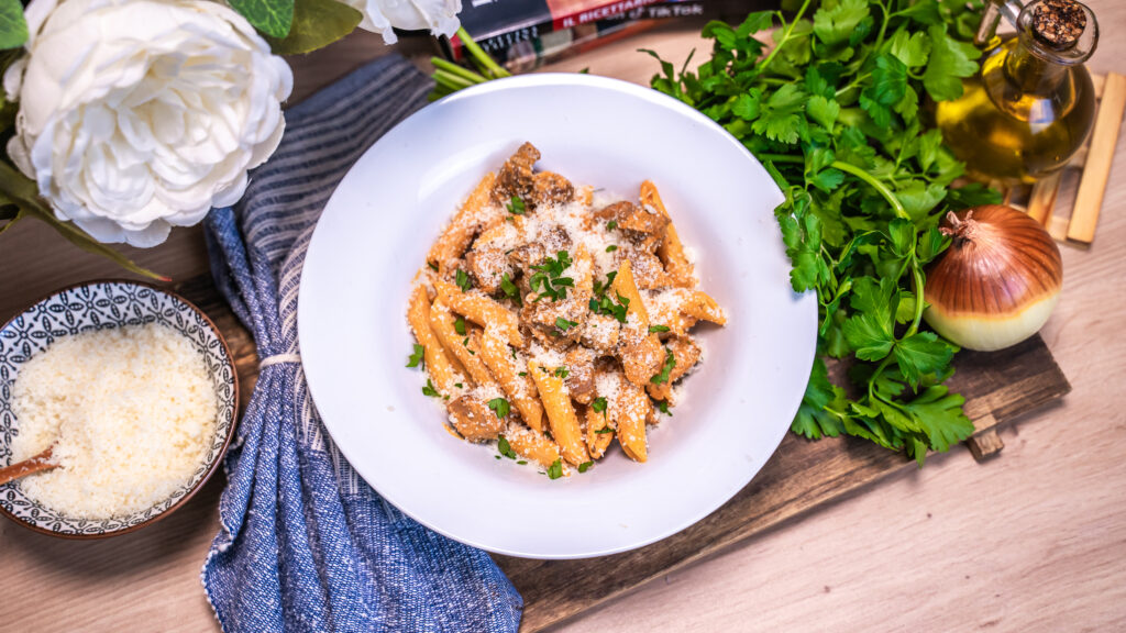 Paste cremoase cu pulpă de curcan și parmezan